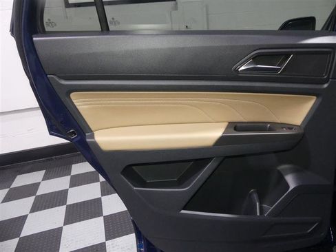 Used 2022 Volkswagen Atlas Cross Sport SE w/ Panoramic Sunroof Package image 24