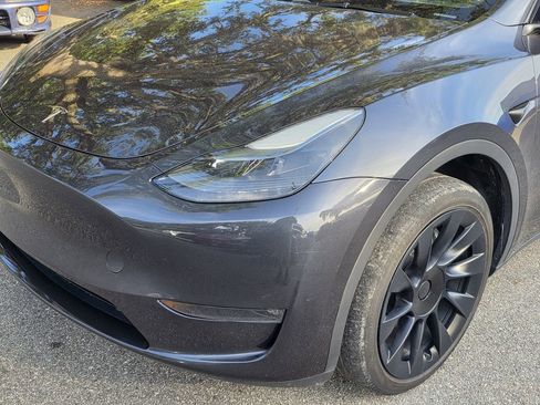 Used 2024 Tesla Model Y Long Range AWD/4WD image 5