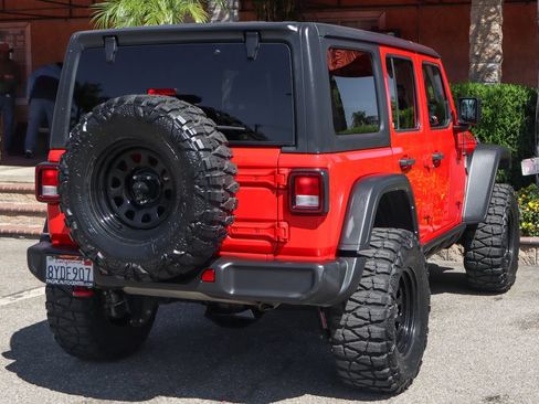 Used 2021 Jeep Wrangler Unlimited Rubicon AWD/4WD image 10