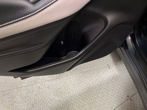 Used 2023 Subaru Forester Limited w/ Popular Package #2 image 62