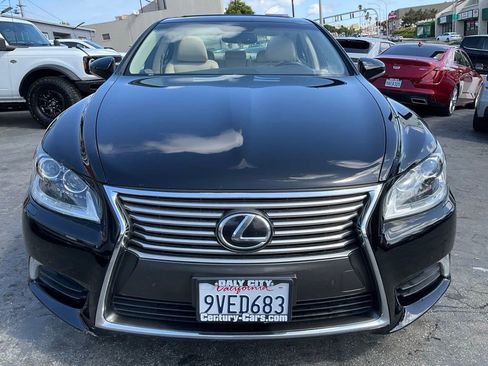Used 2016 Lexus LS 460 AWD w/ Comfort Package image 2