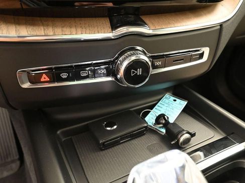 New 2026 Volvo XC60 B5 Core image 18