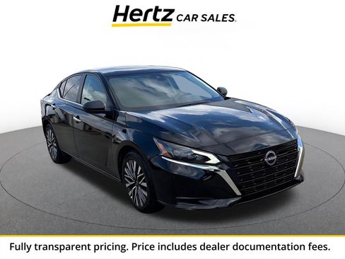 Used 2025 Nissan Altima 2.5 SV FWD image 1