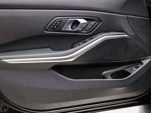 Used 2025 BMW 330i Sedan w/ Premium Package image 21