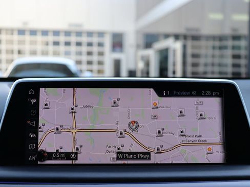 Used 2017 BMW 750i xDrive image 21