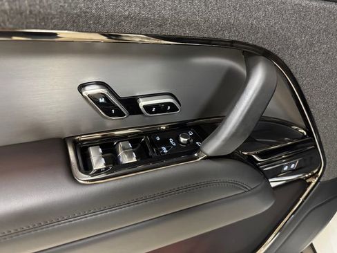 Used 2025 Land Rover Range Rover Sport Dynamic SE image 7