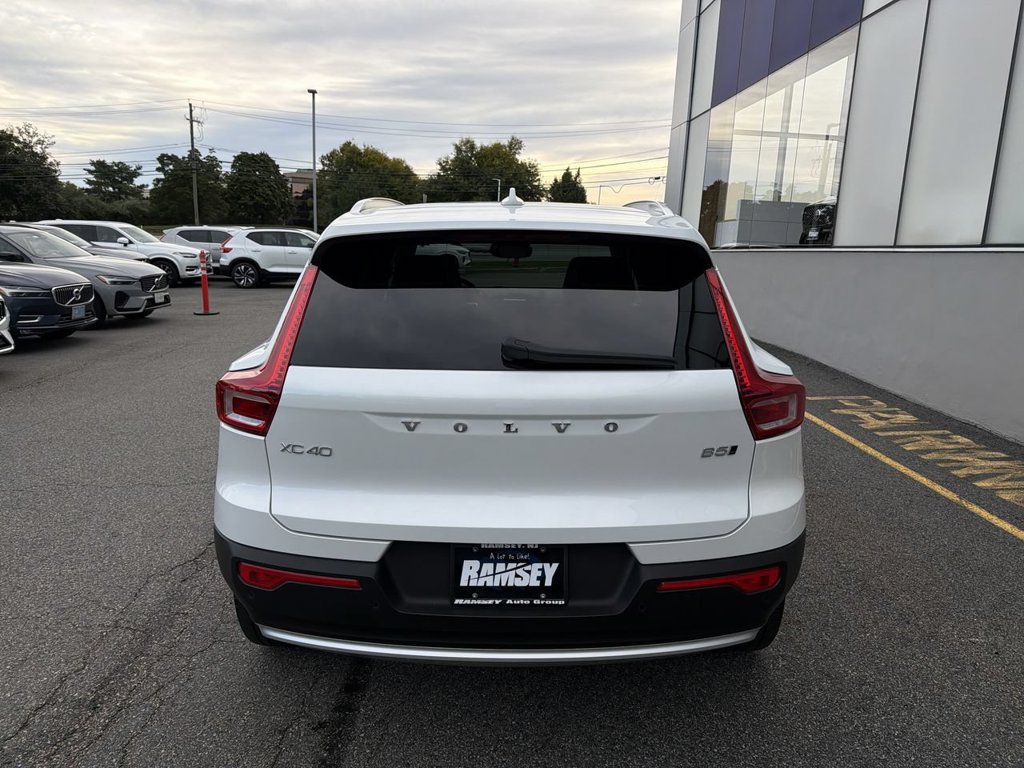 Certified 2024 Volvo XC40 B5 Plus w/ Climate Package AWD/4WD image 7