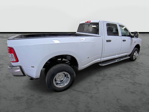 Used 2024 RAM 3500 Tradesman w/ Chrome Appearance Group image 4