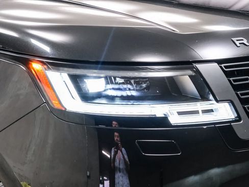 Used 2024 Land Rover Range Rover SE AWD/4WD image 13