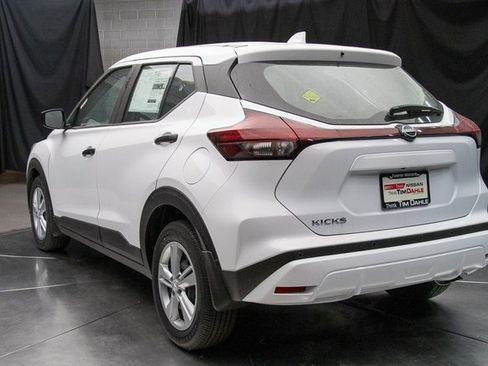 New 2025 Nissan Kicks Play S image 10