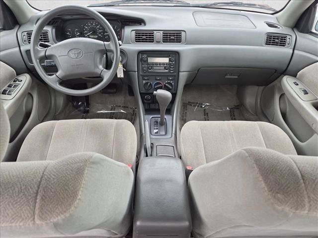 Used 2000 Toyota Camry CE FWD image 18
