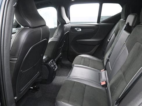 Used 2022 Volvo XC40 P8 Recharge Plus AWD/4WD image 21