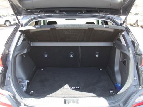 Used 2021 Hyundai Kona SEL w/ Cargo Package image 5