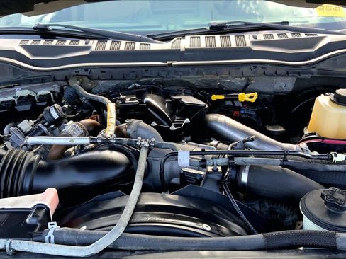 Used 2017 Ford F250 Lariat w/ Lariat Ultimate Package AWD/4WD image 28