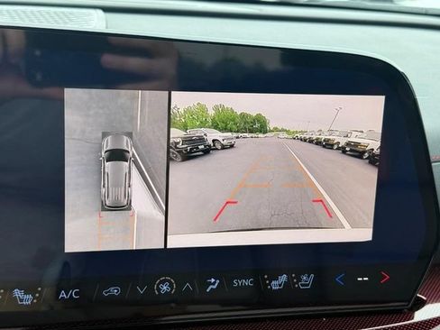 New 2026 Chevrolet Traverse RS w/ LPO, Floor Liner Package FWD image 18