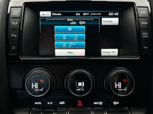 Used 2015 Jaguar F-TYPE S image 32