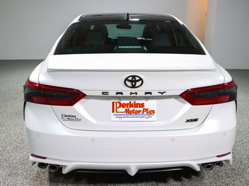 Used 2022 Toyota Camry XSE w/ Navigation Package image 8