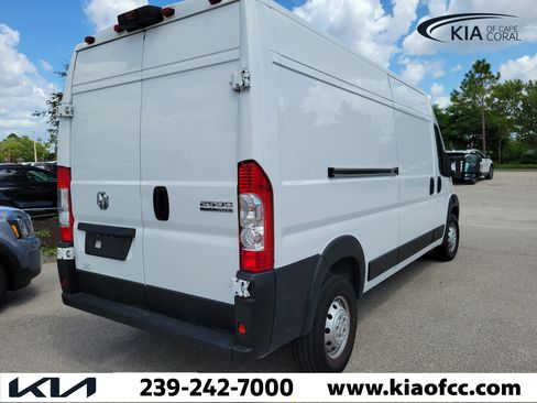 Used 2023 RAM ProMaster 2500 FWD image 10