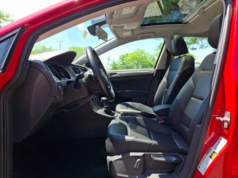 Used 2017 Volkswagen Golf SE FWD image 14