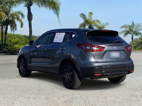 Used 2020 Nissan Rogue Sport S image 2