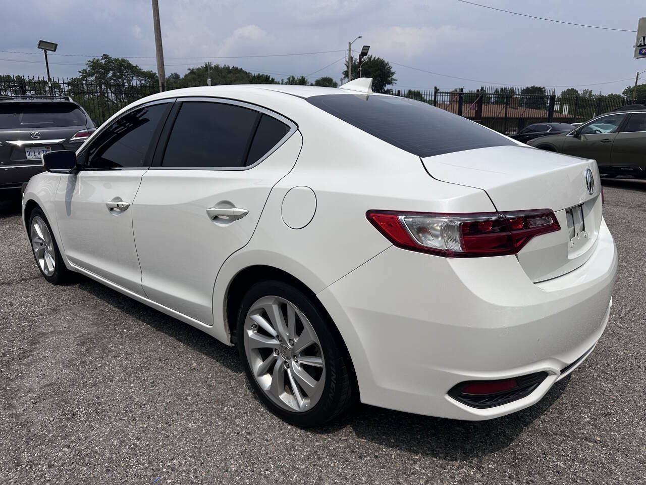 Used 2017 Acura ILX FWD image 5