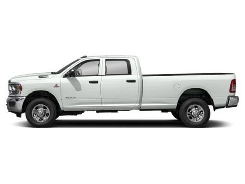 Used 2022 RAM 2500 Tradesman w/ Chrome Appearance Group AWD/4WD image 3