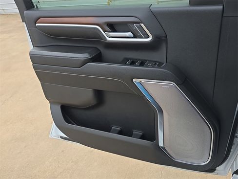 Used 2024 GMC Sierra 3500 Denali w/ Denali Reserve Package image 27