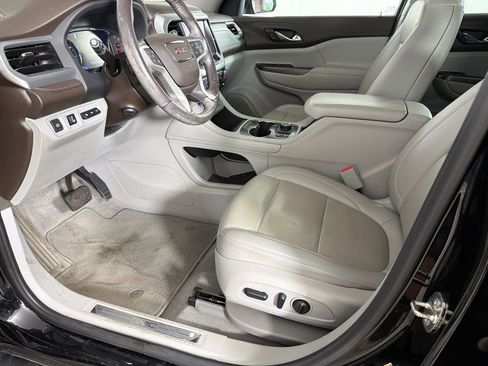 Used 2022 GMC Acadia SLT w/ Technology Package FWD image 11