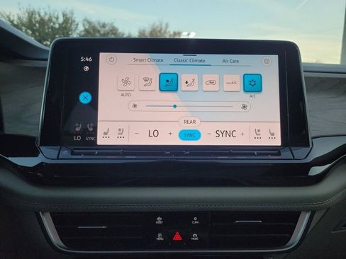 New 2026 Volkswagen Atlas SE FWD image 18