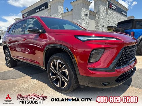 Used 2025 Buick Enclave Sport Touring FWD image 1
