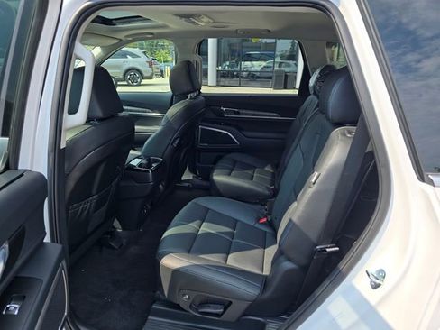 New 2025 Kia Telluride EX w/ EX Captain's Chair Package image 5