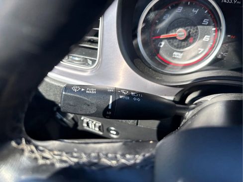 Used 2019 Dodge Charger SXT image 39