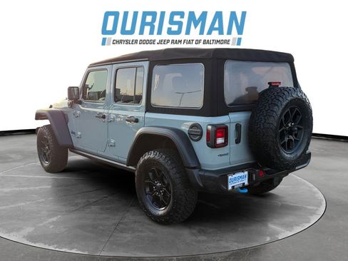 Used 2024 Jeep Wrangler Unlimited image 4