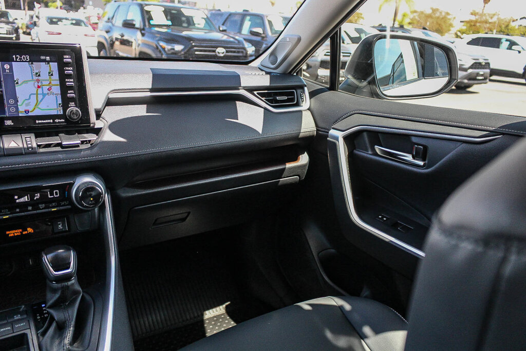Certified 2021 Toyota RAV4 Limited FWD image 6