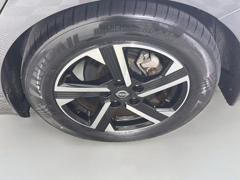 Used 2024 Nissan Sentra SV w/ Trunk Package FWD image 11