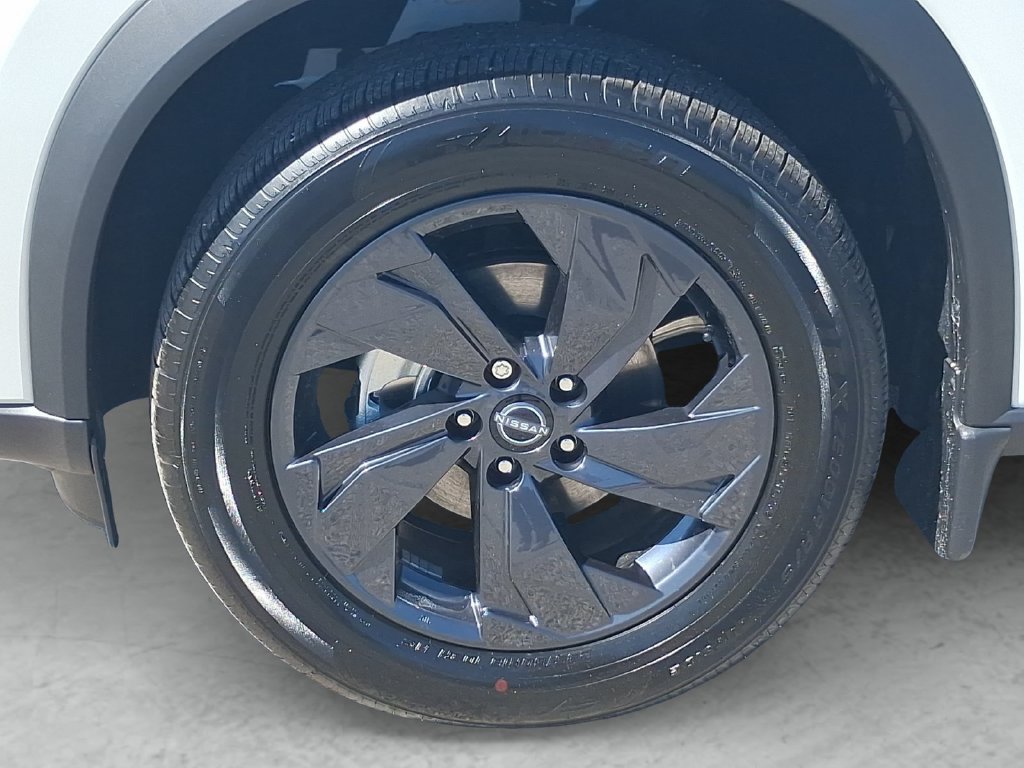 New 2026 Nissan Rogue SV FWD image 24