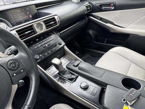 Used 2014 Lexus IS 250 AWD w/ Navigation Package image 27