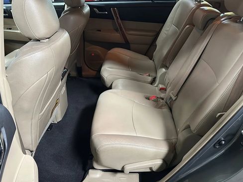Used 2013 Toyota Highlander Limited image 11