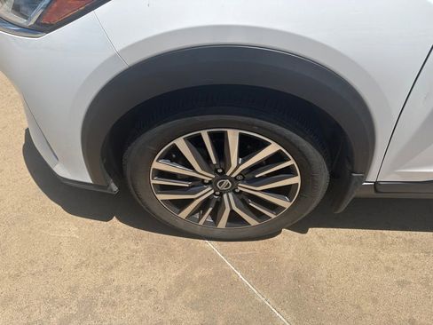 Certified 2021 Nissan Kicks SV FWD image 9