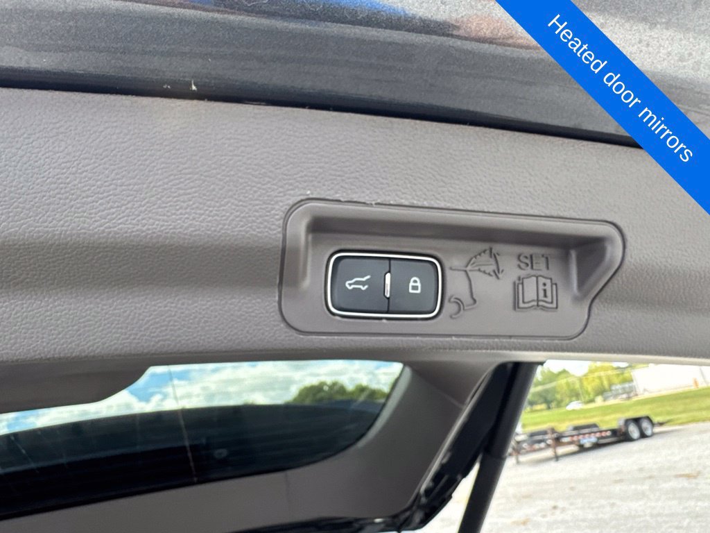 Used 2020 Ford Explorer Platinum w/ Premium Technology Package AWD/4WD image 13