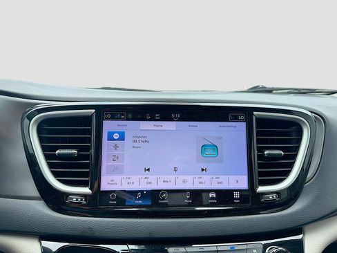 Used 2023 Chrysler Pacifica Touring-L FWD image 14
