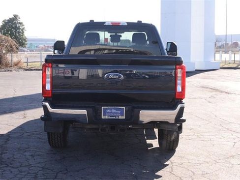 Certified 2023 Ford F250 XLT w/ FX4 Off-Road Package image 6