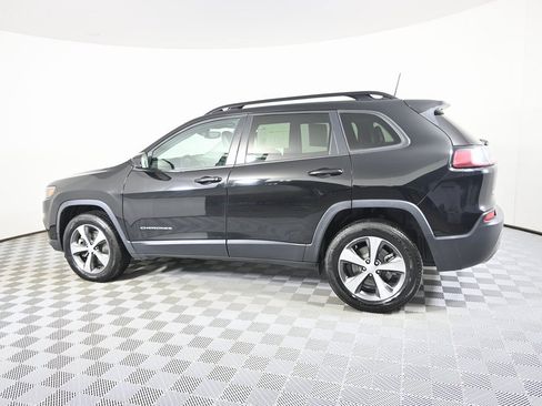 Used 2022 Jeep Cherokee Limited image 3