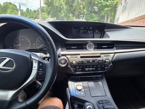 Used 2015 Lexus ES 350 FWD image 11