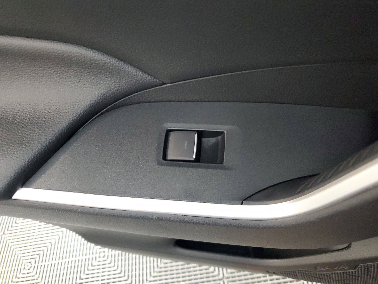 Used 2025 Toyota RAV4 XLE FWD image 15