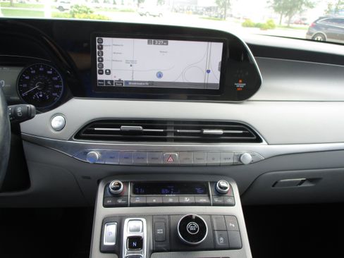 Used 2022 Hyundai Palisade SEL w/ Premium Package FWD image 12