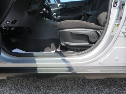 Used 2026 Hyundai Venue SEL FWD image 11