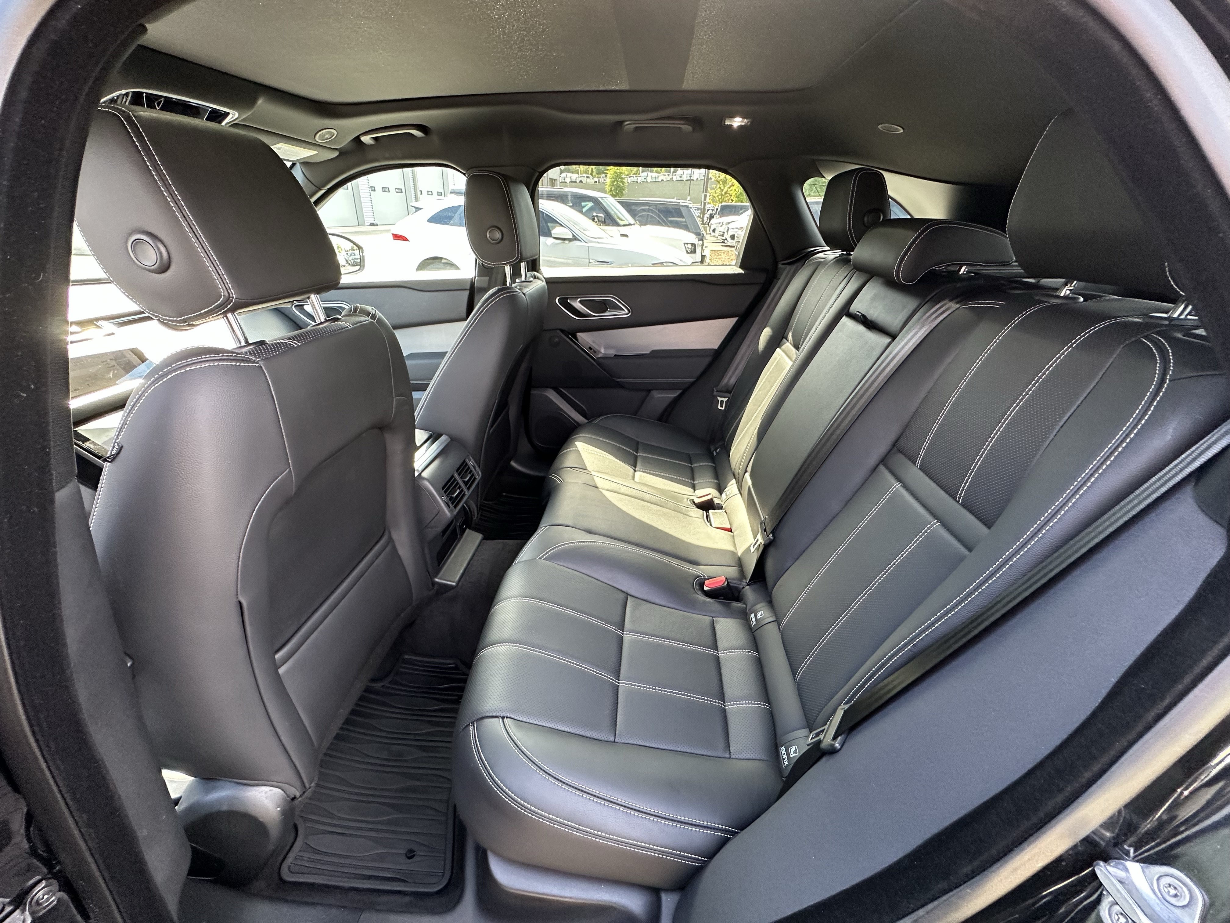 Certified 2023 Land Rover Range Rover Velar R-Dynamic S AWD/4WD image 30