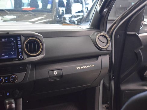 Used 2021 Toyota Tacoma TRD Sport w/ Technology Package image 40