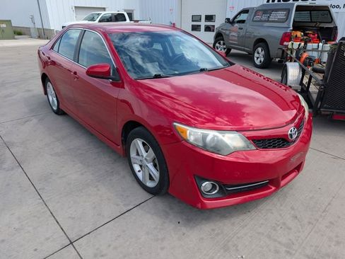 Used 2014 Toyota Camry SE FWD image 6